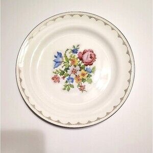 1 Homer Laughlin Eggshell Nautilus Petite Point Dinner Plate Vintage Floral 1937